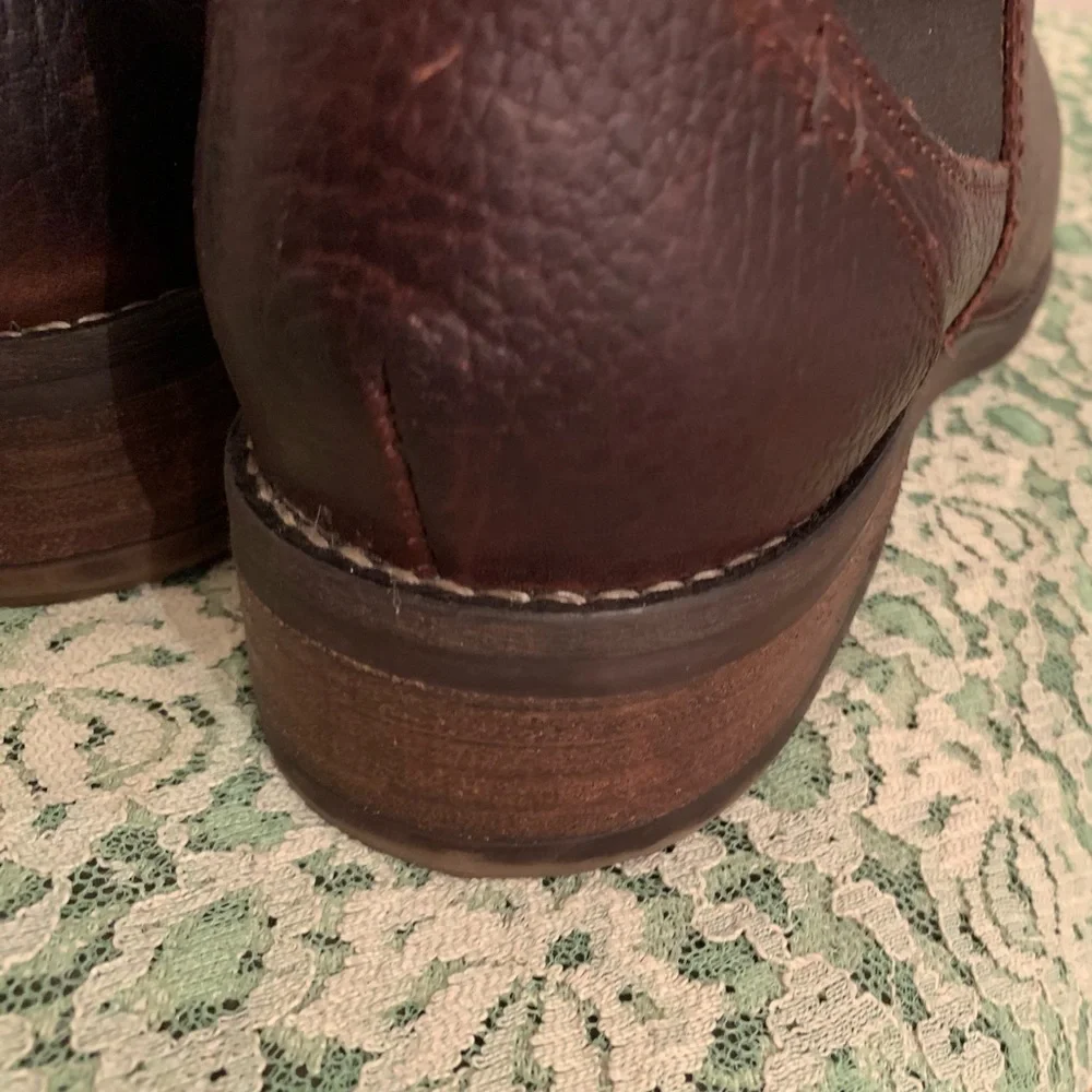 Fat Face boots. Size 9.  Deep brown leather. Side zip. Very good condition! - Picture 5 of 10